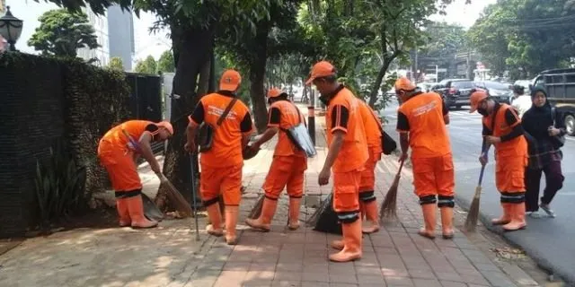 10 Profesi Ini Nggak Dapat Libur Saat Lebaran. Mudik Kampung Halaman Pun Tinggal Angan! 20