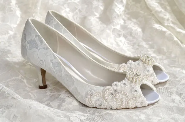 13 Referensi Sepatu Cantik untuk Mempelai Wanita, Pernikahan Adat Atau Modern Sama Elegannya 16