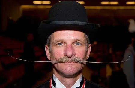 15 Kumis dan Jenggot Ini Punya Wujud yang Super Unik, Mungkin Cuma Pria Sejati yang Bisa Memilikinya 20