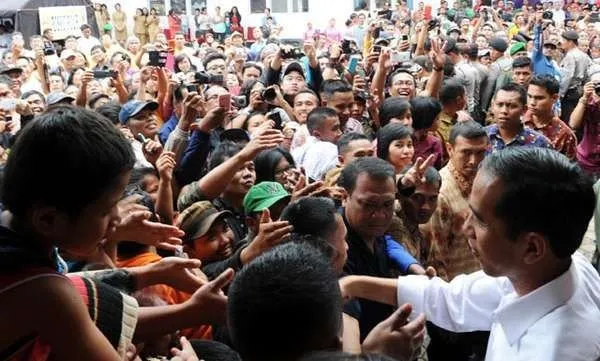 Dapat Perlakuan Kasar dari Penjaga Jokowi, Pria Ini Curhat di Medsos. Kan Cuma Mau Lihat Presiden :( 4