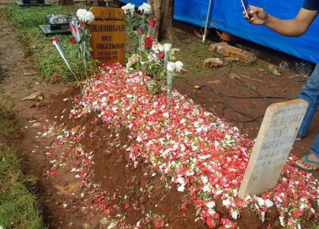 Hebohnya Paranormal Ulfa Bilang Jupe Kudunya Belum Mati dan Bisa Dihidupkan Lagi! Kita Iyain Aja Deh 6