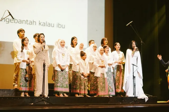 Ini Dia 7 Lagu Populer yang Liriknya Ngena di Hati Banget. Siap-siap Baper Ya! 8