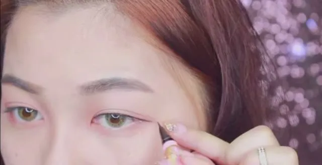 7 Tips Make up Anti Menor Ini Pas Banget Buat Dandan Sehari-hari 11