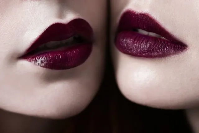 Pilihan Warna Lipstik Menurut Karakter Zodiak. Katanya Sih, Ada Kekuatan Tersembunyi Saat Diterapkan 18