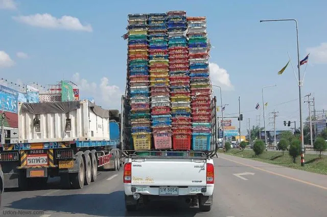 10 Foto Mobil yang Menderita Karena Dipaksa Bawa Muatan yang Membahayakan, Jangan Ditiru Pas Mudik! 13