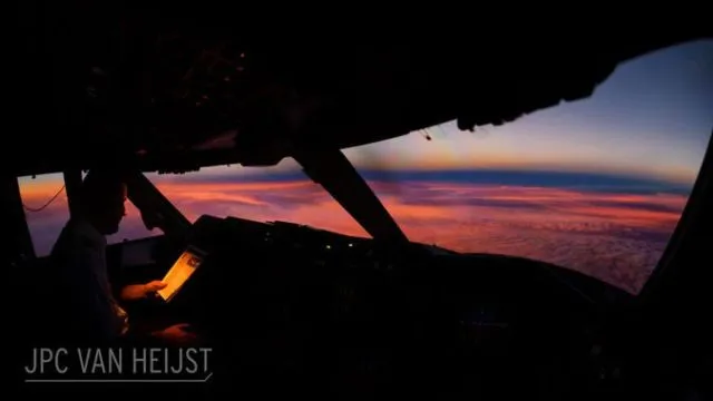 Beruntungnya Jadi Pilot Seperti JPC Van Heijst, Mungkin Dia Pemilik Ruang Kerja Terbaik di Dunia 17
