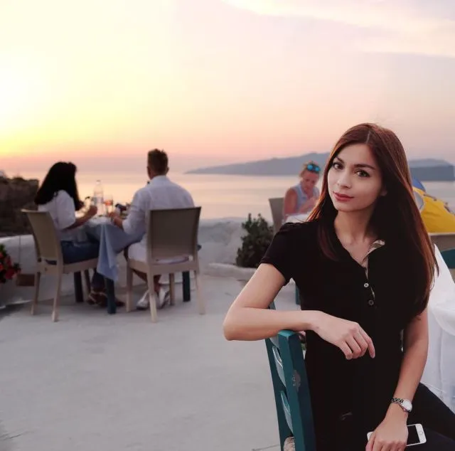 Mengungkap Kisah Presenter Cantik Sandra Olga yang Dulunya Bikin Heboh Dunia Karena Lahir di Pesawat 6