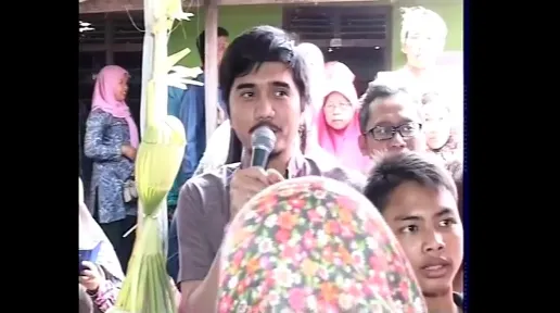 Udah Nyimak Duta Sheila On 7 Nyanyi di Acara Nikahan Warga yang Sederhana Ini? Nyenengin Banget! 6