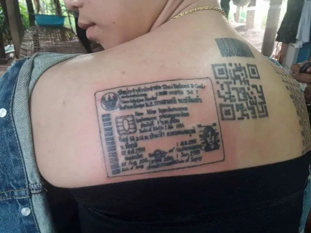 Biar Jelas Nggak Kehilangan Identitas, Melukis KTP di Punggung Kayak Wanita Ini Bisa Jadi Pilihan 4