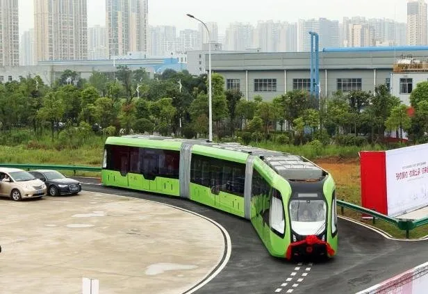 Wow! Tanpa Masinis dan Tidak Butuh Rel, Kereta Hybrid Buatan Cina Ini Bakal Diluncurkan Tahun 2018 6
