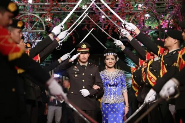 Makna Busana Pengantin Berdasarkan Warnanya. Sudah Cocok Belum dengan Tema Pernikahannya? 12
