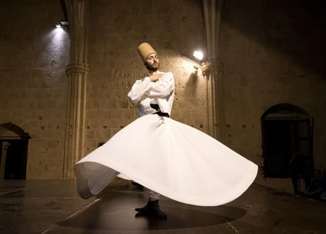 Serba-serbi Tarian Sufi. Tarian Religius yang Masih Kurang Dikenal Oleh Mayoritas Orang Indonesia 6