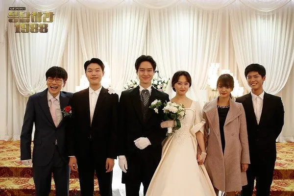 Seandainya Ini Tahun 90-an, Song-Song Couple Nggak Bakalan Bisa Nikah Lho. Dilarang Sama Negara! 6