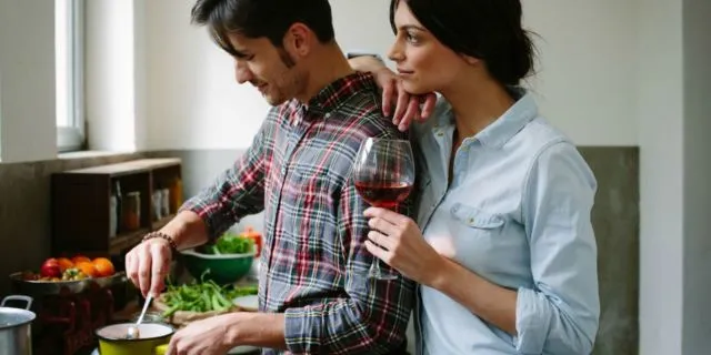 11 Aktivitas Bareng Pasangan yang Bisa Bikin Hubungan Kalian Awet Sampai Pelaminan 14
