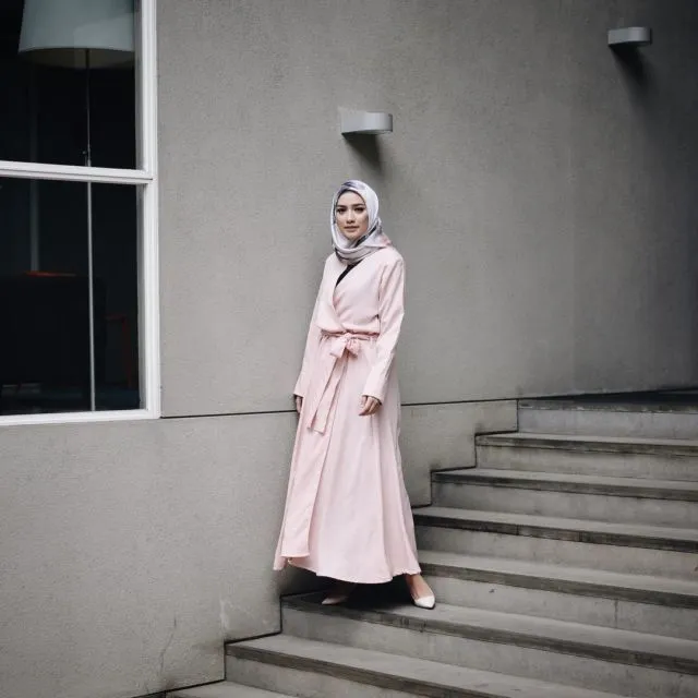 Inspirasi Gaun Muslimah Elegan untuk Kondangan A la Selebgram. Minim Glamor Tapi Menawan! 19