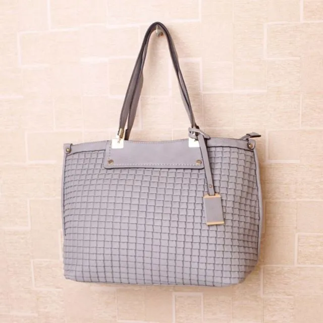 12 Pilihan Tas Lokal Bukan KW yang Nggak Kalah Cantik dengan Tas Bermerek. Murah Tapi Asli! 19