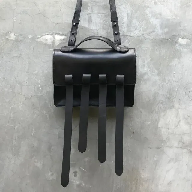 12 Pilihan Tas Lokal Bukan KW yang Nggak Kalah Cantik dengan Tas Bermerek. Murah Tapi Asli! 16