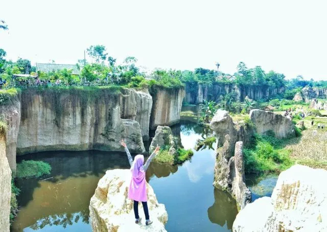 Kandang Godzilla, Destinasi Menakjubkan yang Sedang Hits di Tangerang. Beneran Ada Godzilla Di Sana? 8