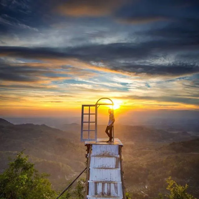Pintu Langit, Spot Foto Paling Hits dan Instagrammable di Dlingo, Bantul. Bakal Bikin Kamu Enggan Pulang! 8