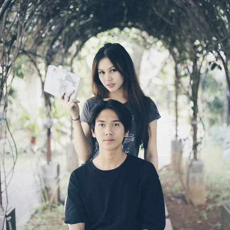 Iqbaal CJR dan Vanesha Prescilla Akan Berperan Sebagai Dilan-Milea. Semoga Saja Chemistry-nya Dapet! 7