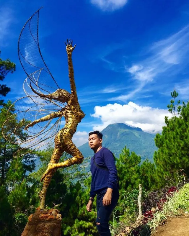 Taman Langit Gunung Banyak, Spot Selfie Bagaikan Negeri Dongeng di Malang yang Harus Kamu Datangi Segera! 11