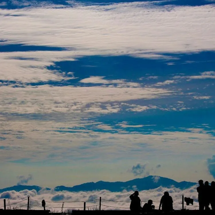 Nggak Cuma Dieng Aja, Tana Toraja Juga Punya Negeri di Atas Awan yang Keren Memesona! 13