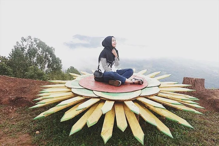 Nggak Cuma Dieng Aja, Tana Toraja Juga Punya Negeri di Atas Awan yang Keren Memesona! 11
