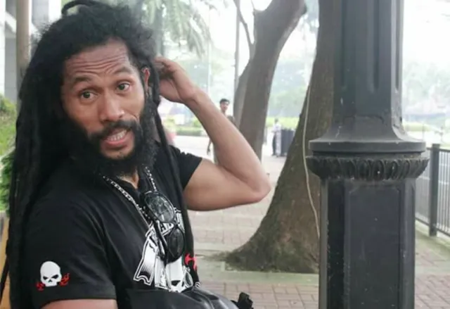 Dibalik Perawakannya yang Sangar dan Urakan, Pria Ini Bikin Tercengang Saat Jadi Imam. Merdu Banget! 4