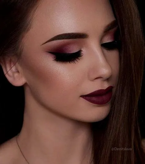 5 Pilihan Warna Lipstik Buat Kulit Sawo Matang. Bisa Bikin Efek Cerah di Muka, Lo! 10