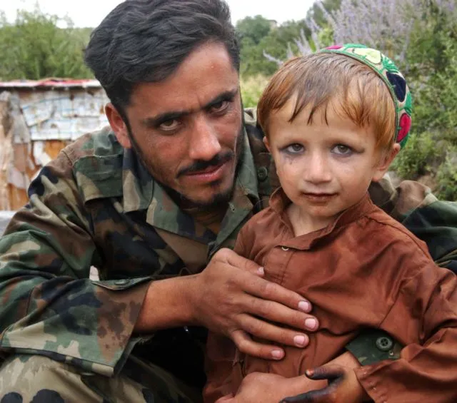 Mirisnya Nasib Anak-anak Cowok di Afghanistan Ini. Disuruh Bersolek, Menari, dan Jadi Budak Seksual 23