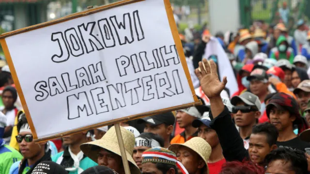 Para Nelayan Demo di Istana. Ini Lho Fakta Soal Cantrang yang Bikin Mereka Minta Bu Susi Diturunkan 9