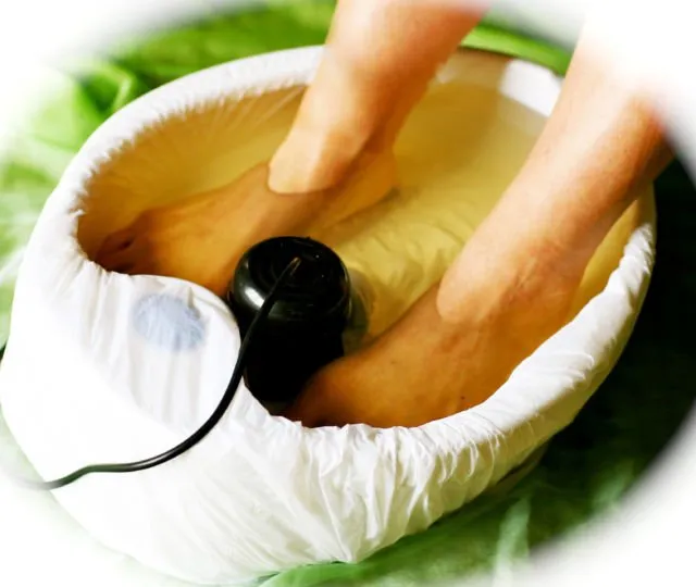 6 Bahan Rendaman Alami untuk Atasi Bau Kaki. Meski Buka Sepatu, Tetap Kering dan Wangi 12