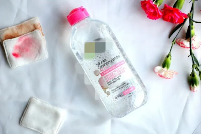 Micellar Water, Cairan Pembersih Wajah Super Praktis yang Lagi Hits. Aman Nggak Sih? 7