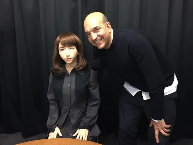 Kenalan Yuk Sama Erica, Robot yang Paling Mirip Sama Manusia. Lihat Sendiri Deh Seberapa Miripnya! 7