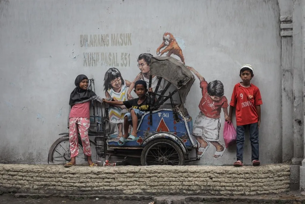 Keren! Seniman Malaysia Ini Membuat Karya Seni untuk Mengkritik Pembakaran Hutan di Indonesia! 17