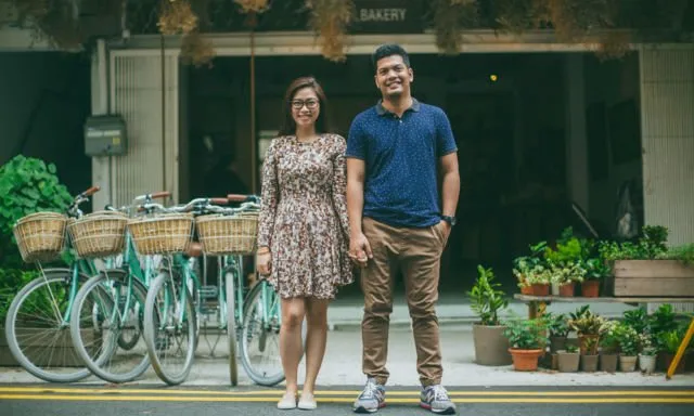 7 Alasan Genggaman Tangan Nggak Kalah Romantis Dari Pelukan, Ini Juga yang Buat Jantungmu Berantakan 14