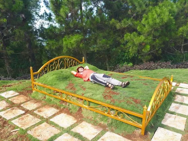 Taman Langit Gunung Banyak, Spot Selfie Bagaikan Negeri Dongeng di Malang yang Harus Kamu Datangi Segera! 14