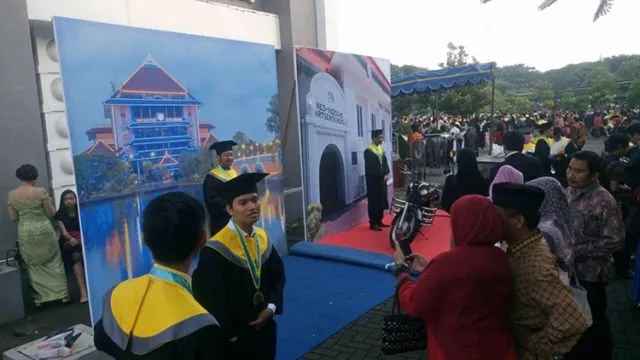 Raup Untung Lewat 12 Jenis Usaha yang Laris Manis Saat Wisuda. Lumayan Buat Tambah Uang Jajan 17