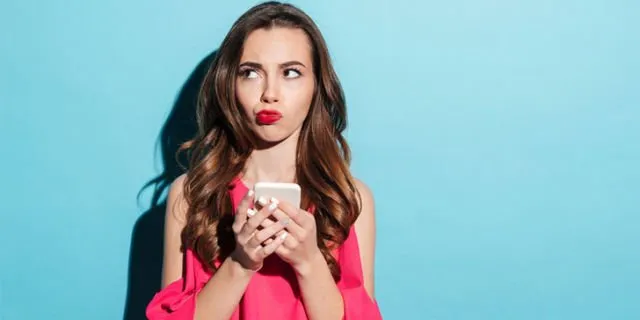 12 Hal yang Sebenarnya Terjadi Waktu Cowokmu Belum Membalas Chatmu. Jangan Galau Dulu! 17