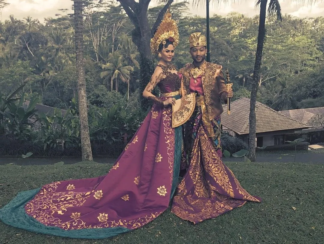 John Legend dan Keluarga Berlibur ke Bali, Lihat deh Foto-Foto Kebahagiaan Keluarga Ini!