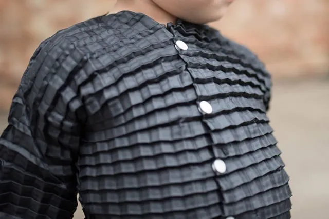 Hebat Banget! Baju Ini Bisa Tumbuh Bersama Pemakainya, Nggak Perlu Repot Beli Baju Melulu 3