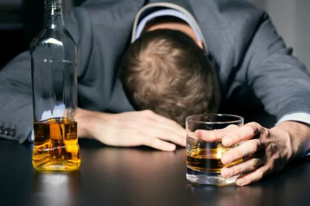 Seorang Pria Penderita Haphephobia Hidup Tanpa Mau Bersentuhan dengan Orang Lain. Sampai Dikira Gay 7