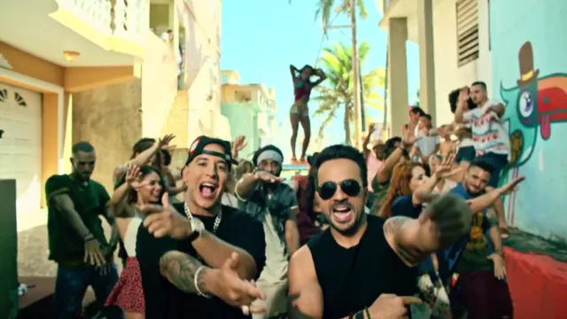 Ternyata Arti Lirik Lagu ‘Despacito’ itu Vulgar Lho, Wajib Tahu Biar Nggak Asal-Asalan Pas Nyanyi 4