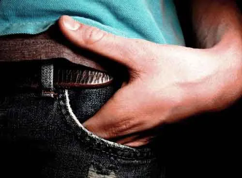 Tanda-tanda Akurat Cowok Kalau Sedang Bohong. Sejago Apapun Dia Pasti Akan Tetap Kelihatan! 8