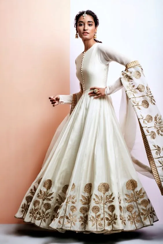 17 Ide Gaun Pengantin India ala Bollywood 25