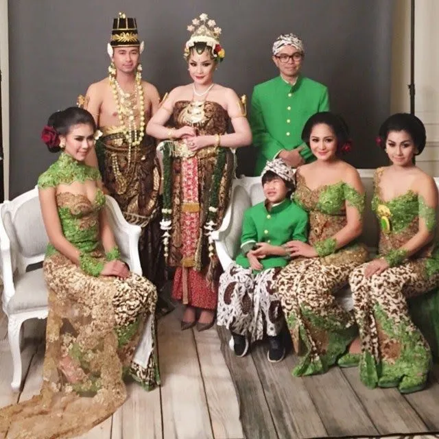 Inilah Perkiraan Jumlah Kebaya yang Harus Disiapkan Jelang Pernikahan, dari Orangtua Sampai Among Tamu 8