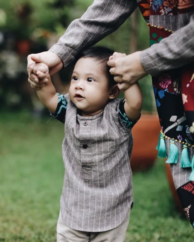 Belajar dari Cara Andien Membesarkan Kawa. Baru Enam Bulan Sudah Bisa Diajak Berdiri! 8