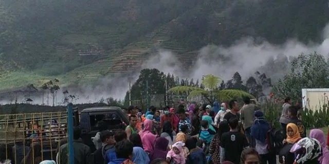 Kawah Sileri di Dataran Tinggi Dieng Meletup. Apa Kabar Event Dieng Culture Festival Bulan Depan? 6
