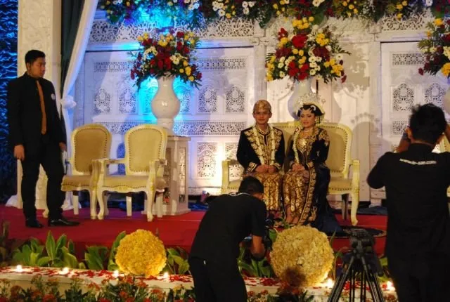 Resepsi Pernikahan dengan Konsep Mingle, Nggak Perlu Bayar Mahal Buat Pelaminan. Berani Coba? 6