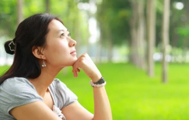 12 Hal yang Sebenarnya Terjadi Waktu Cowokmu Belum Membalas Chatmu. Jangan Galau Dulu! 19